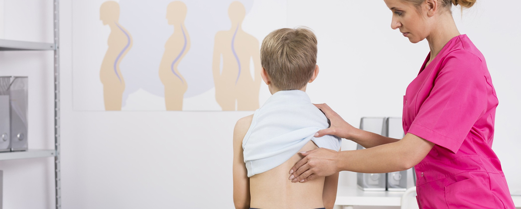 Травмы позвоночника у детей: как это происходит и почему важно обратиться к специалисту?