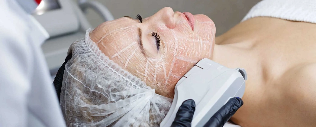 Лучшее время для подтяжки лица: почему осень и зима – идеальный период