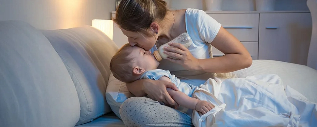 Грудное вскармливание ночью: советы для мам