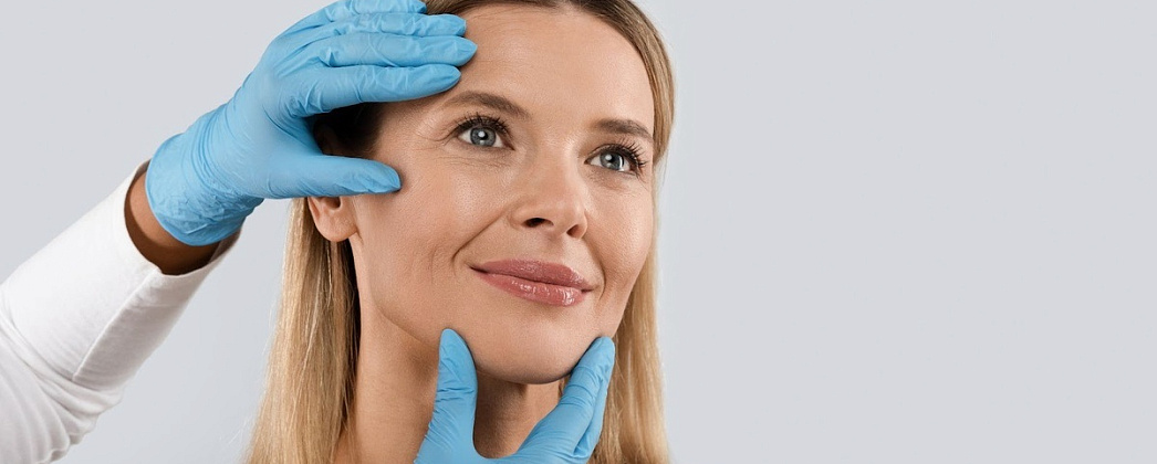 Подтяжка лица после 50: возможно ли вернуть молодость?