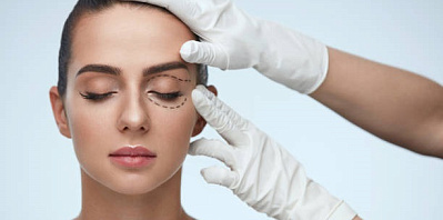 Показания и противопоказания к пластике лица: когда стоит задуматься о хирургическом вмешательстве?