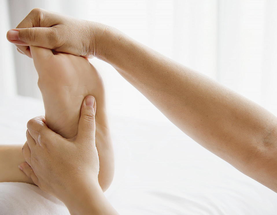 Udalenie-nevromi-Mortona-v-klinike eurodon-