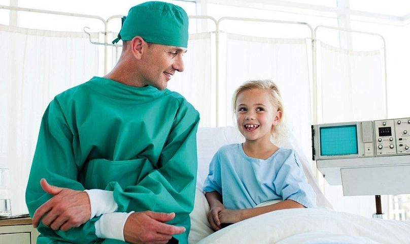 Detskii hirurg v klinike Evrodon