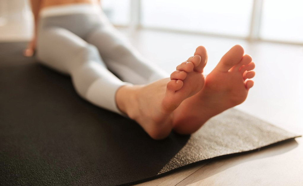 Udalenie-novoobrazovanii-kostei-stopi-s-plastikoi-defekta-v-klinike-eurodon-