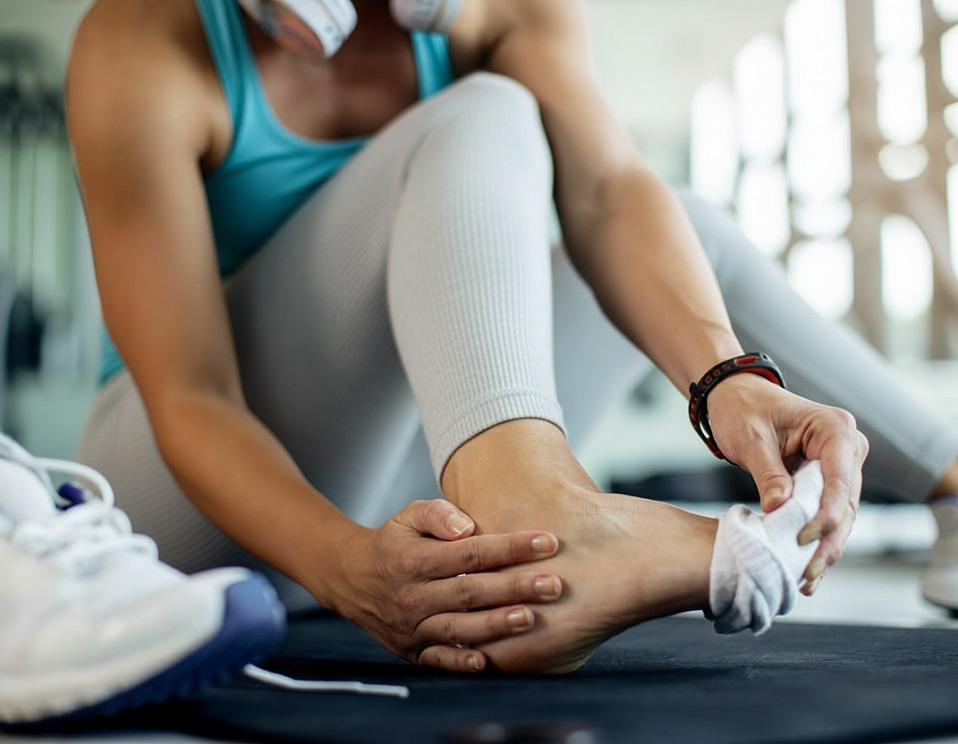 Udalenie-myagkotkannih-novoobrazovanii-stopi-v-klinike-eurodon-