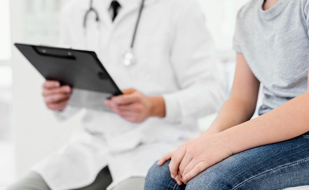 Podrezanie-uzdechki-v-klinike-eurodon-