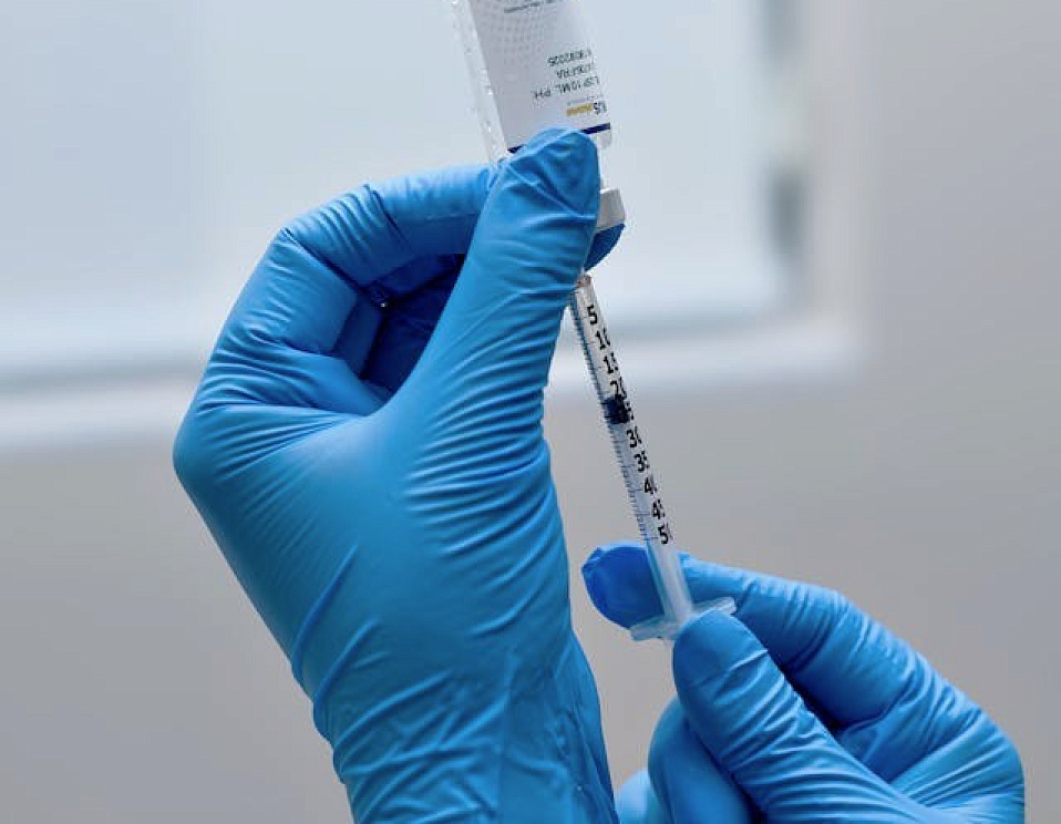 EHO-skleroterapiya-pritokov-pod-kontrolem-UZ-navigacii-v-klinike-eurodon-