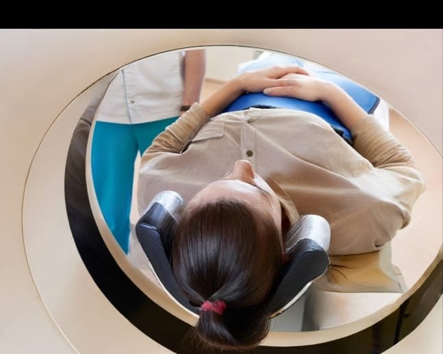 MRT golovi i shei v klinike Evrodon